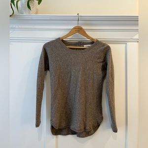 Cashmere Max Studio beige sweater